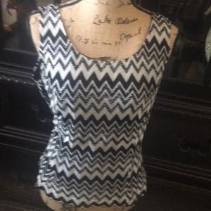 Kasper black and white top